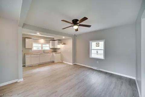 430 E 45th St, Lorain, OH 44052 photo 5