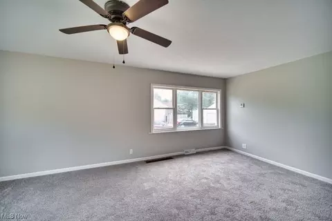 430 E 45th St, Lorain, OH 44052 photo 4