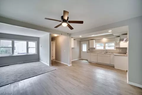 430 E 45th St, Lorain, OH 44052 photo 6