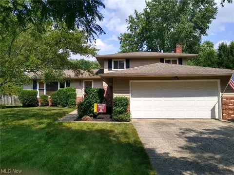 4527 Diplomat Dr, Stow, OH 44224