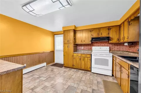 460 Colgate Ave, Elyria, OH 44035 photo 3