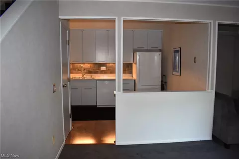 6 Baker St, Berea, OH 44017 photo 8