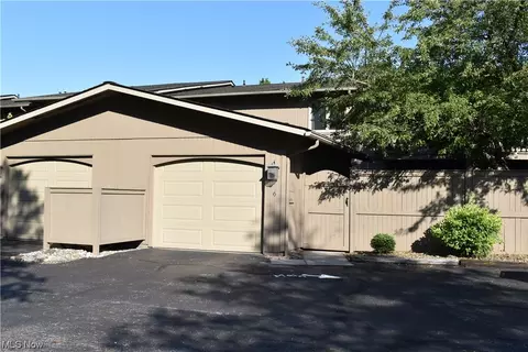 6 Baker St, Berea, OH 44017 photo 1