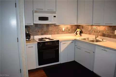 6 Baker St, Berea, OH 44017 photo 10