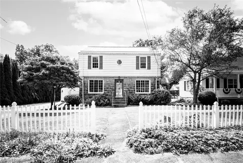 1361 Ridgewood Dr, Salem, OH 44460