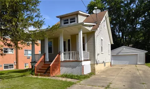 43 Heights Ave, Northfield, OH 44067