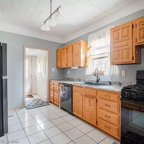 622 Garfield St, Struthers, OH 44471 photo 12