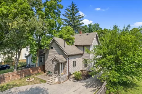 522 2nd St, Elyria, OH 44035 photo 2