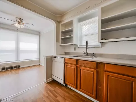 4514 Redfern Rd, Parma, OH 44134 photo 5