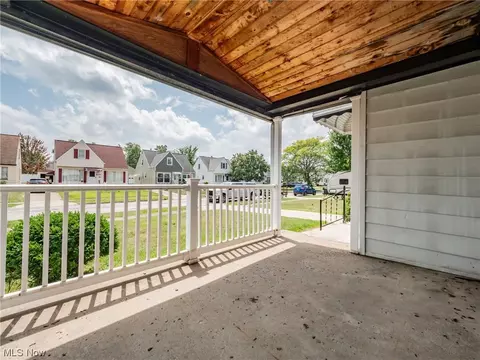4514 Redfern Rd, Parma, OH 44134 photo 4