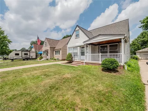 4514 Redfern Rd, Parma, OH 44134 photo 2