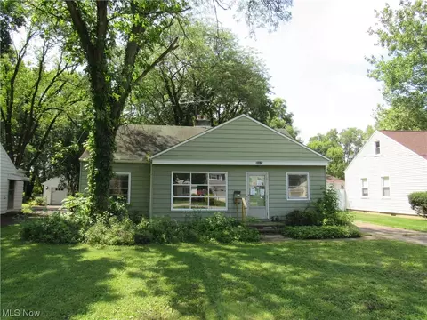 23829 Gessner Rd, North Olmsted, OH 44070