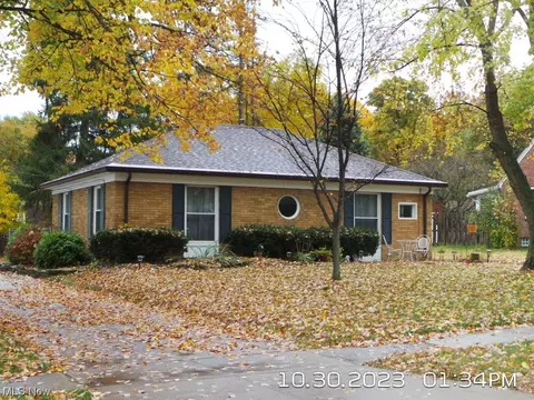 133 Woodhill Dr, Amherst, OH 44001