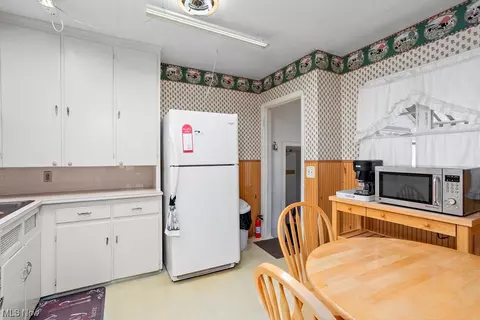 534 3rd St, Elyria, OH 44035 photo 13