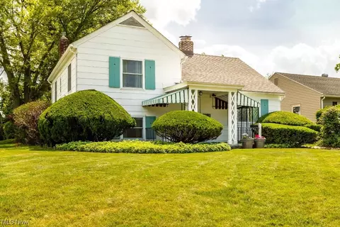 534 3rd St, Elyria, OH 44035 photo 3