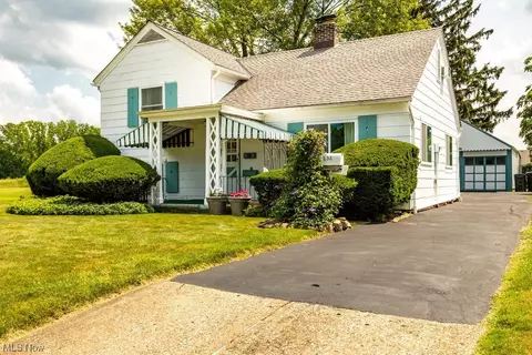 534 3rd St, Elyria, OH 44035 photo 1