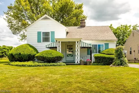 534 3rd St, Elyria, OH 44035 photo 2
