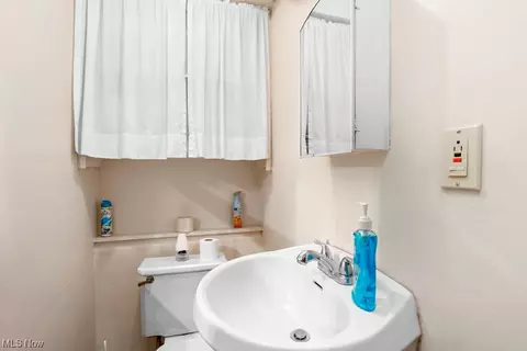 534 3rd St, Elyria, OH 44035 photo 26