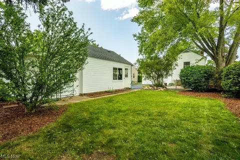 534 3rd St, Elyria, OH 44035 photo 32
