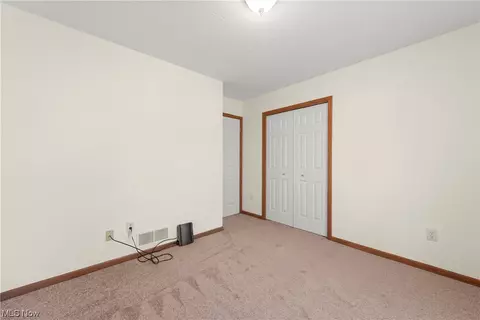 114 Stargate Dr, Elyria, OH 44035 photo 6