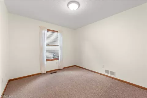 114 Stargate Dr, Elyria, OH 44035 photo 9