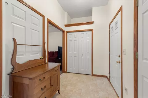 114 Stargate Dr, Elyria, OH 44035 photo 4