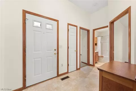 114 Stargate Dr, Elyria, OH 44035 photo 3