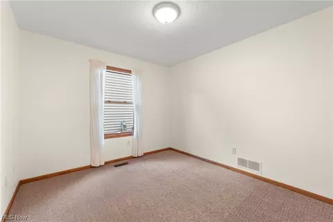 114 Stargate Dr, Elyria, OH 44035 photo 9