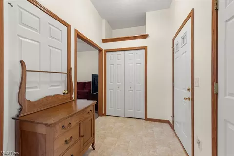 114 Stargate Dr, Elyria, OH 44035 photo 4