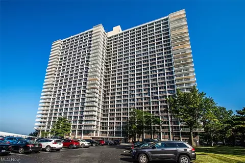 12700 Lake Ave #702, Lakewood, OH 44107