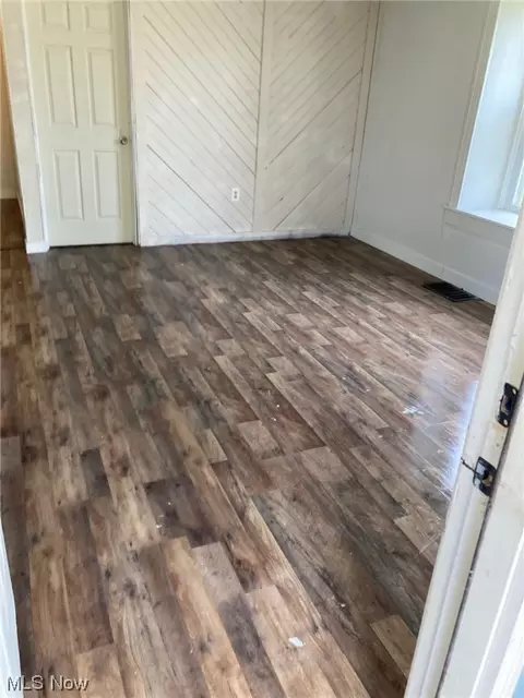 434 E Voris St, Akron, OH 44311 photo 3