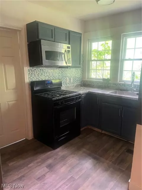 434 E Voris St, Akron, OH 44311 photo 6