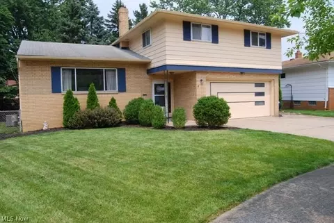 15526 Frick Ct, Cleveland, OH 44111