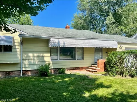4041 Suffolk Rd, South Euclid, OH 44121