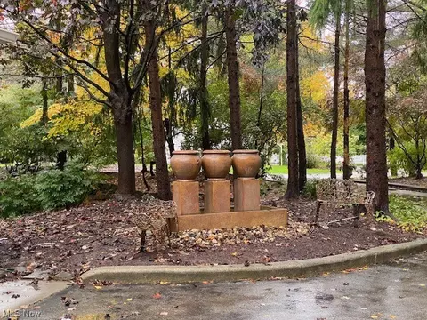 Exterior - 78 Newport Dr, Boardman, OH 44512 photo 3 of 5