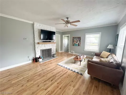 35 Maple Dr, Boardman, OH 44512 photo 5