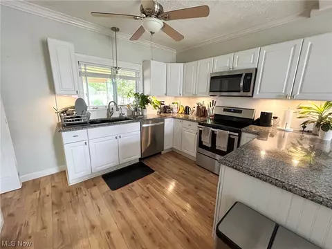 35 Maple Dr, Boardman, OH 44512 photo 9
