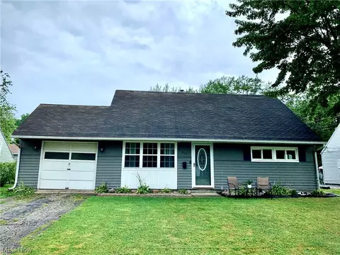 1421 Norwood Dr, Ashtabula, OH 44004 photo 1