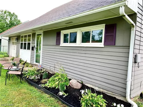 1421 Norwood Dr, Ashtabula, OH 44004 photo 4