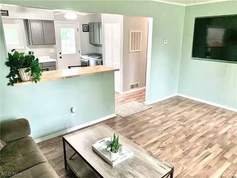 1421 Norwood Dr, Ashtabula, OH 44004 photo 11
