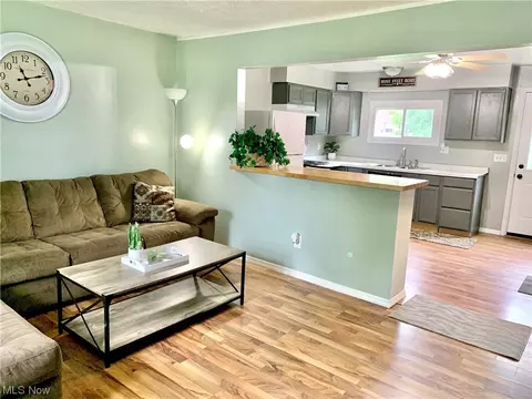 1421 Norwood Dr, Ashtabula, OH 44004 photo 10