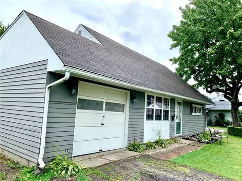 1421 Norwood Dr, Ashtabula, OH 44004 photo 2