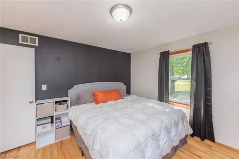 952 N Pasadena Ave, Elyria, OH 44035 photo 17