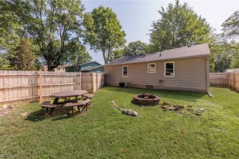 952 N Pasadena Ave, Elyria, OH 44035 photo 32