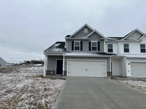 404 Fuji Rd NE, Louisville, OH 44641