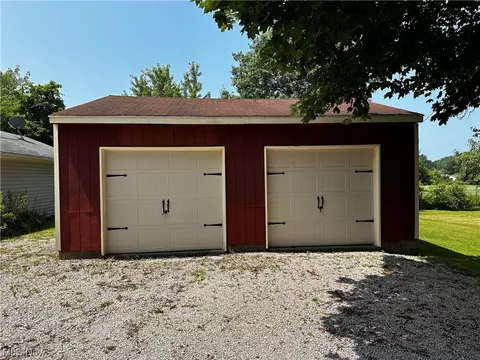 5909 Jefferson Ave, Ashtabula, OH 44004 photo 3