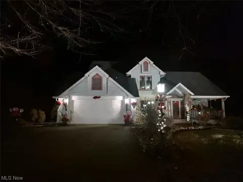 499 Moravian Trl, Uhrichsville, OH 44683