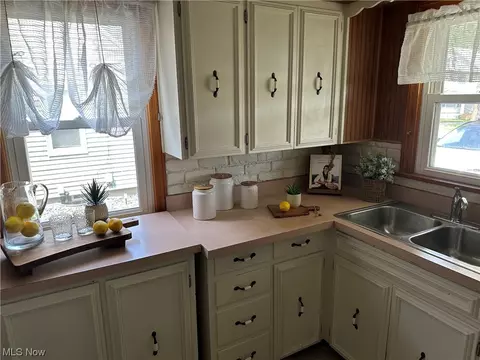 383 Poland Ave, Struthers, OH 44471 photo 10