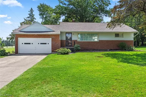 7867 Ridge Rd, Parma, OH 44129 photo 4