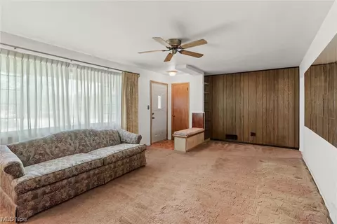 7867 Ridge Rd, Parma, OH 44129 photo 9
